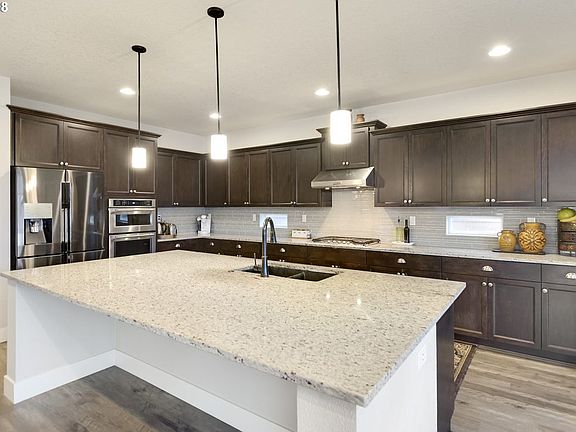 4th image of 5874 NE Pohlman Dr