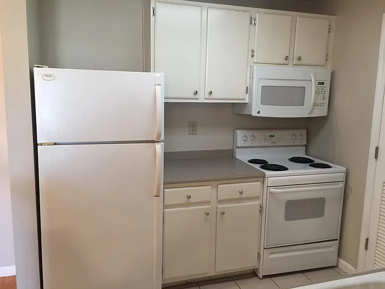 536 Granville Ct — Photo 10