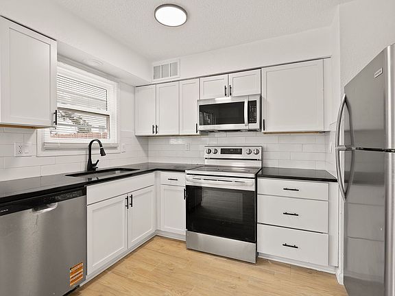 2nd image of 9424-9430 Reeder St #9426