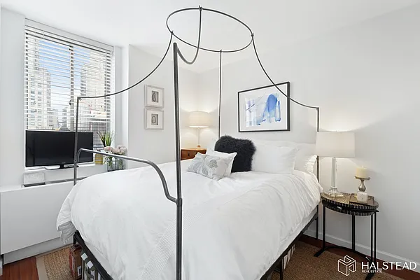 Rented by Halstead Real Estate | media 21