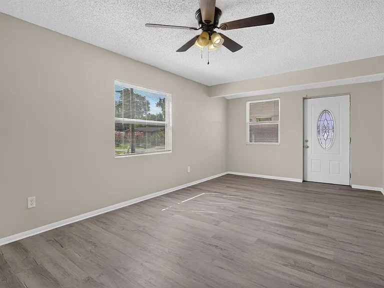 5503 Boeing Dr — Photo 11