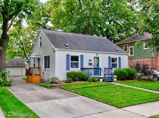 74 Devonshire Rd, Pleasant Ridge, MI 48069