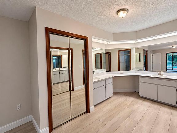 2nd image of 6111 SHINGLER AVENUE