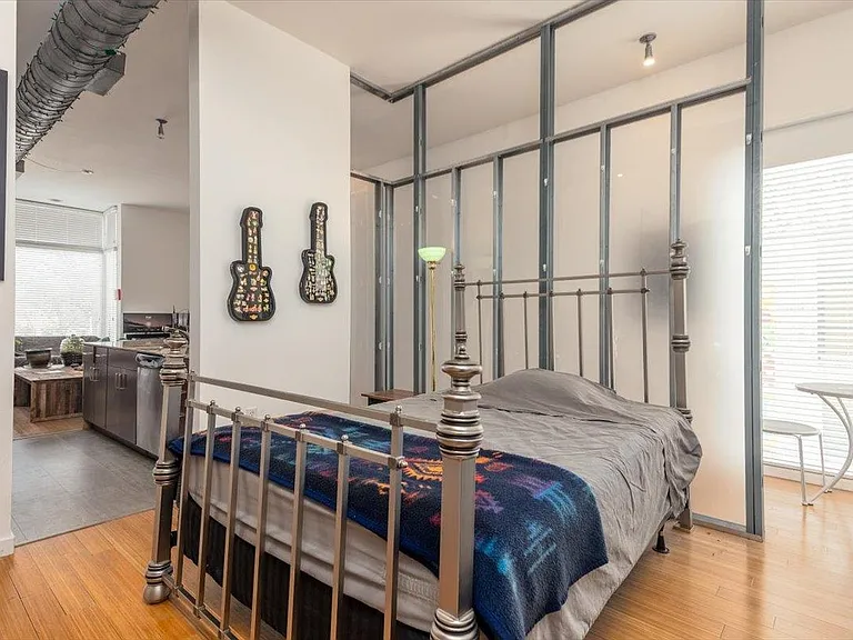 2263 Young Ave E #212 — Photo 12