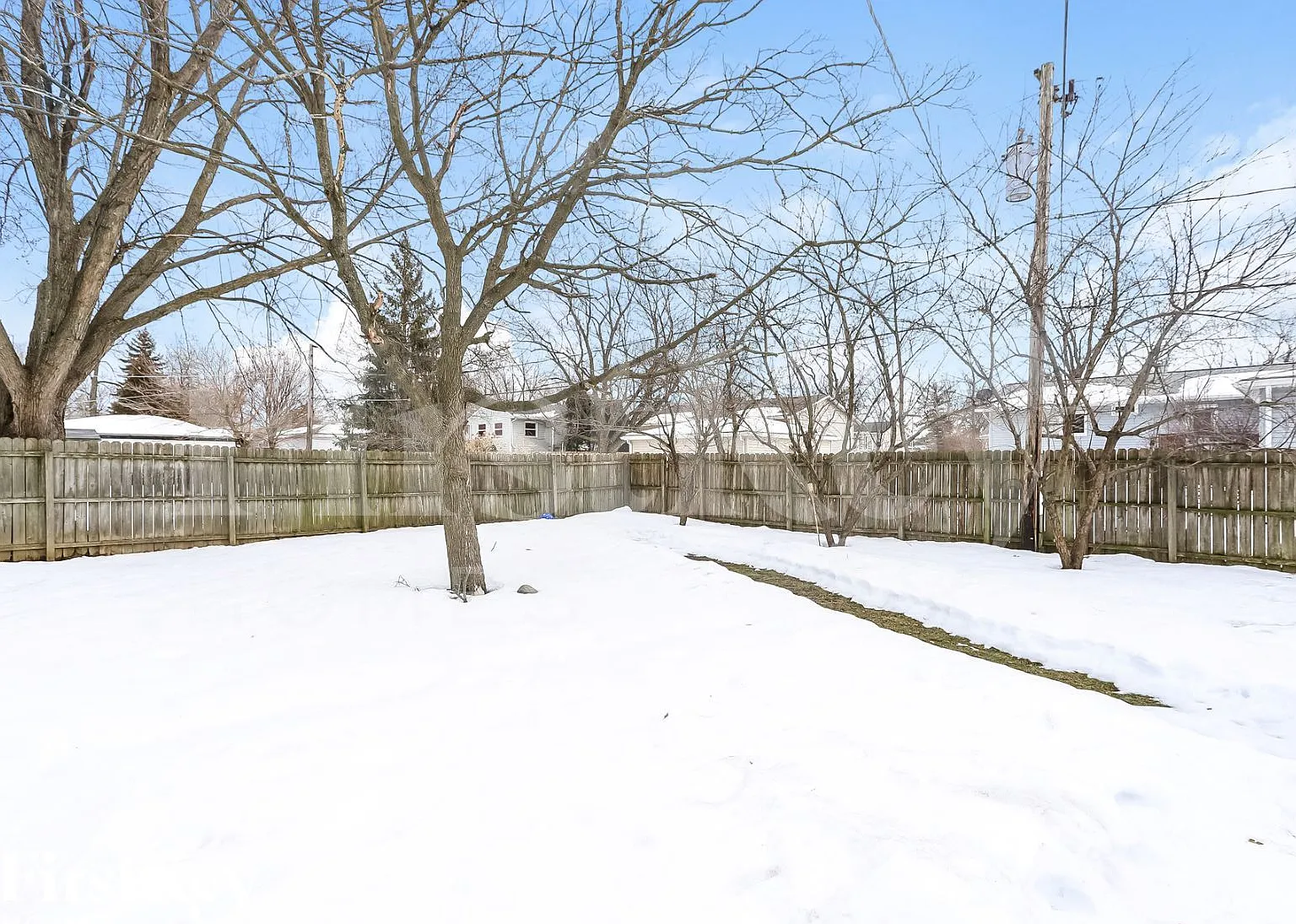 4 bed, 2.0 bath, 1808 sqft, $2,880 — Photo 2
