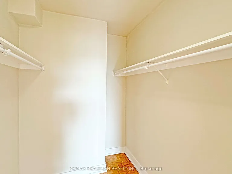 10 Shallmar Blvd #607 — Photo 12