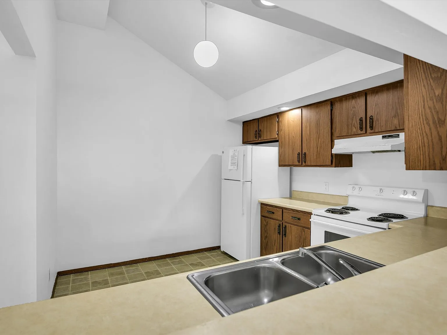 1613 Lyndhurst West Drive - Unit... — Photo 2