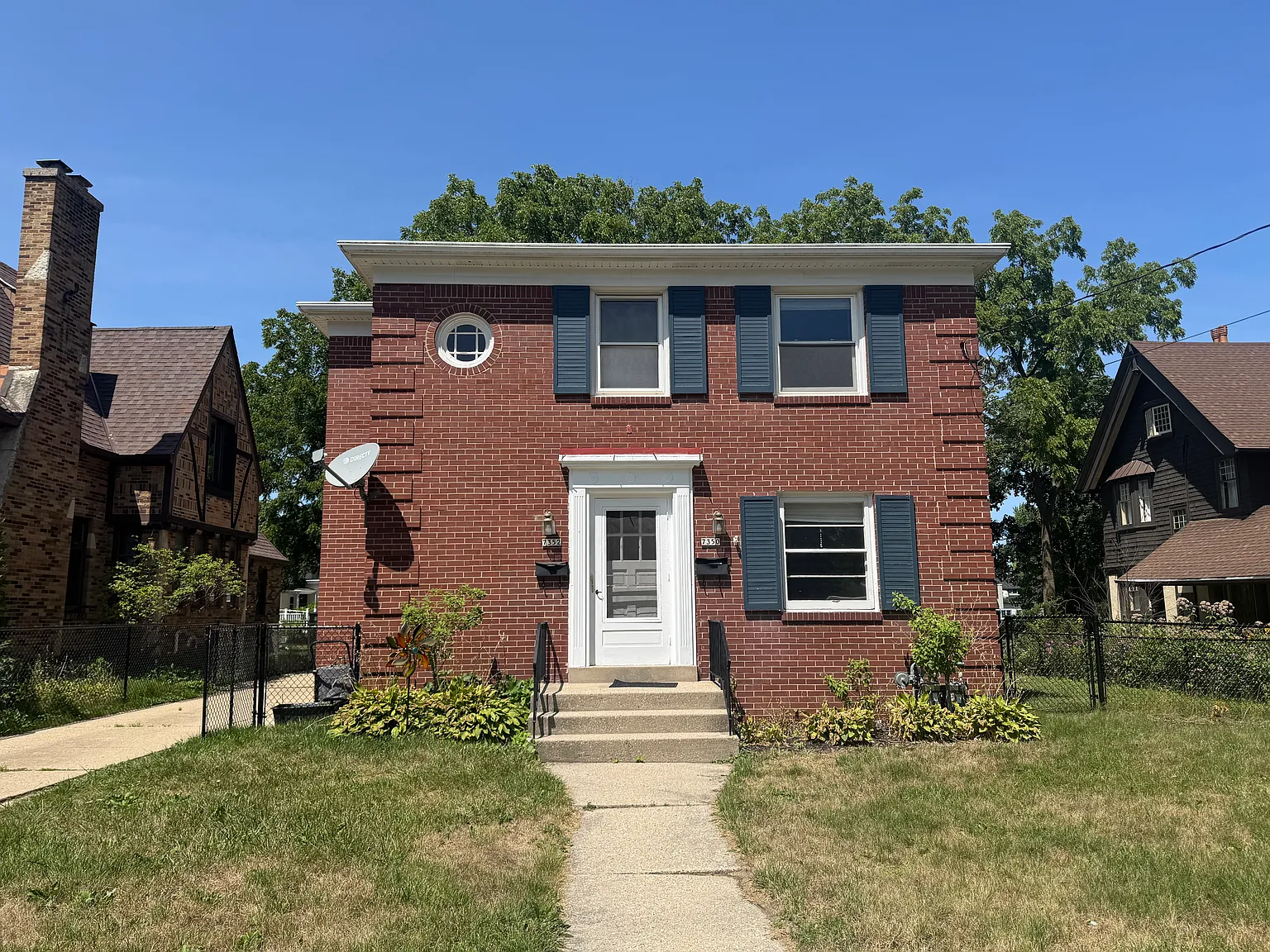 3 bed, 1200 sqft, $1,900 — Photo 2