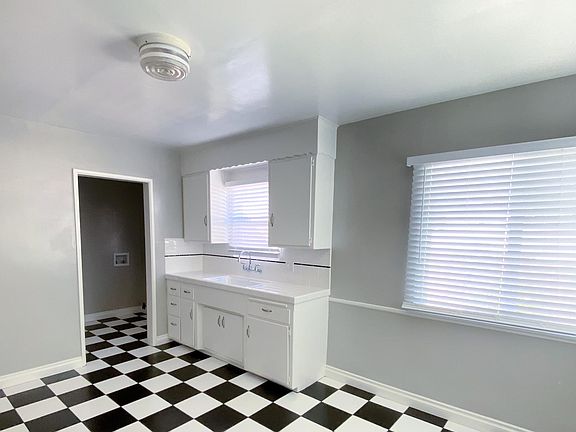 5th image of 3739 W 182nd St