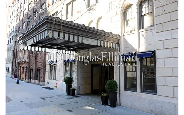 Sold by Douglas Elliman | media 8