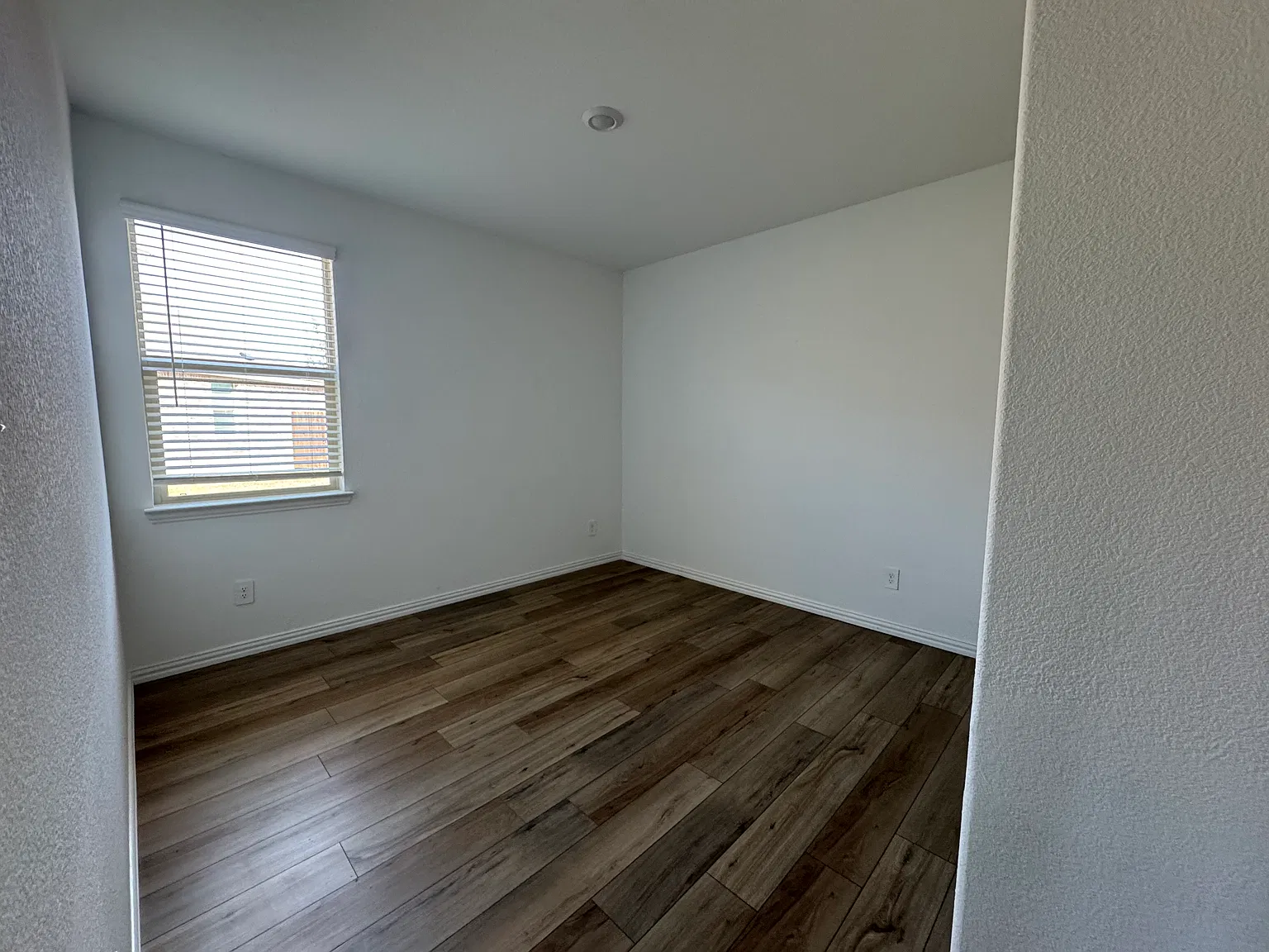 4 bed, 1838 sqft, $2,050 — Photo 4
