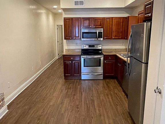 5th image of 947 Saint Mary St #949