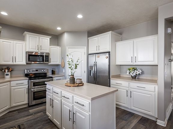 4th image of 941 E Beartooth Cir