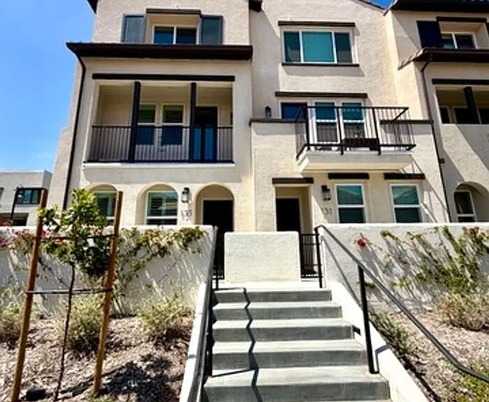 135 Evergreen Ln — Photo 1