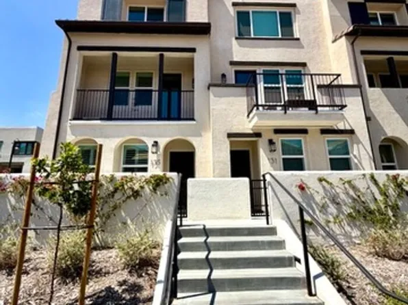 135 Evergreen Ln, Claremont, CA 91711