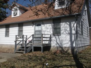 302 E 2nd St, Onaga, KS 66521