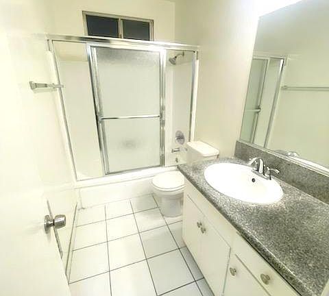 2nd image of 2352 Glendale Blvd #2332