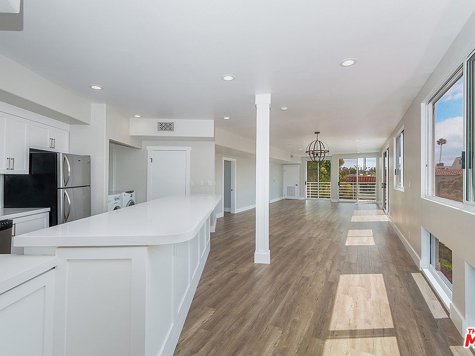 1st image of 842 11th St APT 7