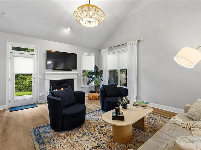 1704 Drew Dr — Photo 11
