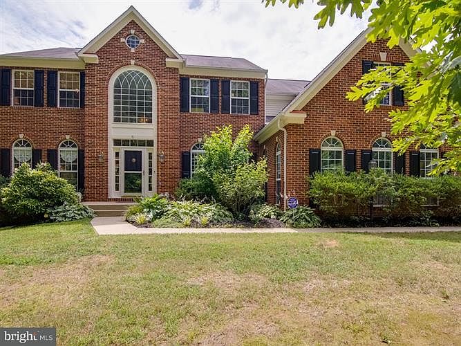 1st image of 31 Meadowbrook Ln