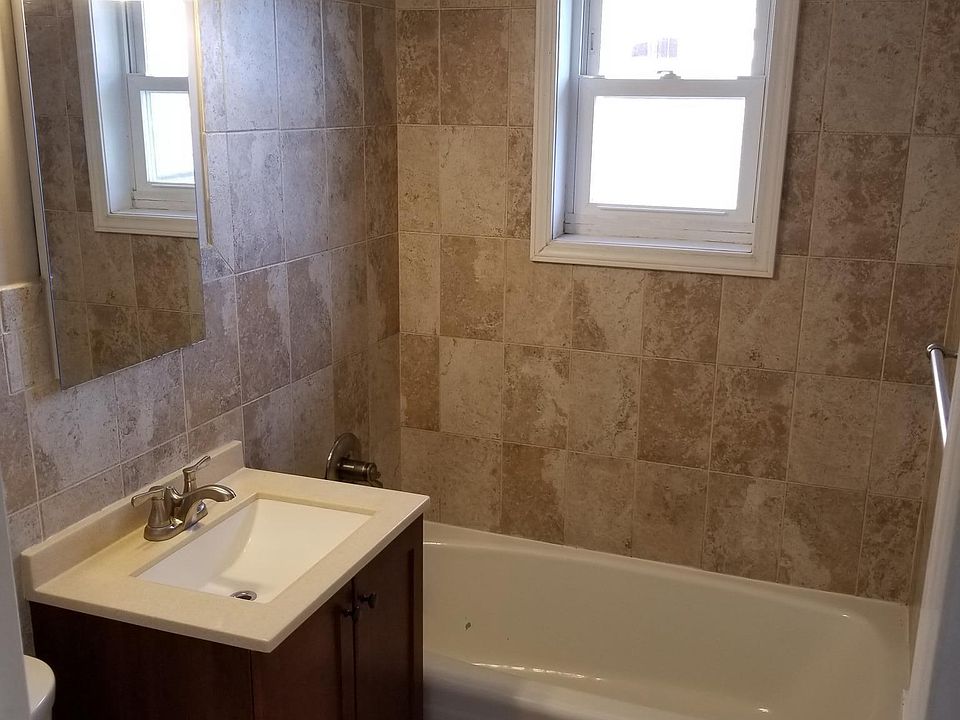 2nd image of 691 Undercliff Ave