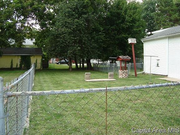 3rd image of 768 Willard St