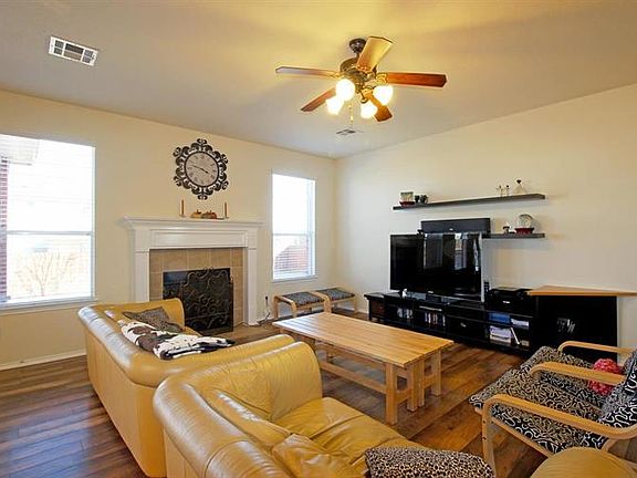 5th image of 6420 Mundo Dr