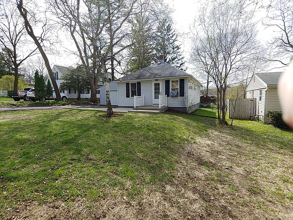 2nd image of 406 Hilldale Ct