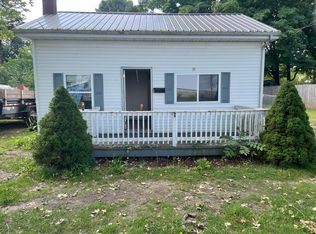 35 Cole St, Quincy, MI 49082