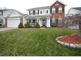 922 Green Briar Hills Dr, O'Fallon, MO 63366