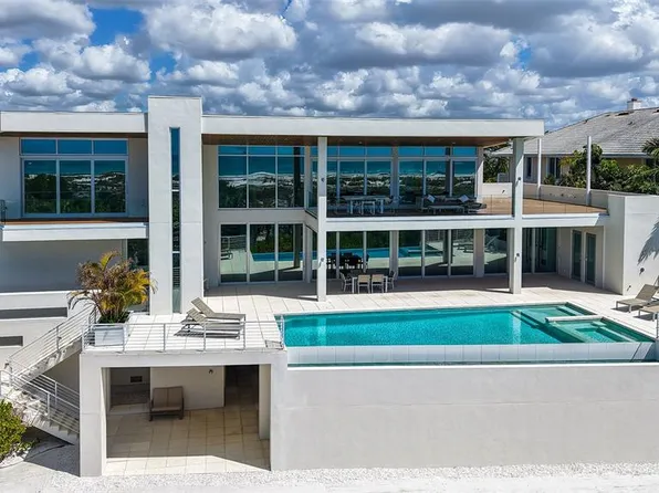 160 Whittier Dr, Sarasota, FL 34236