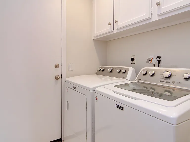 24261 Cascades Dr — Photo 17