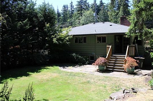 2nd image of 7812 Fauntleroy Way SW