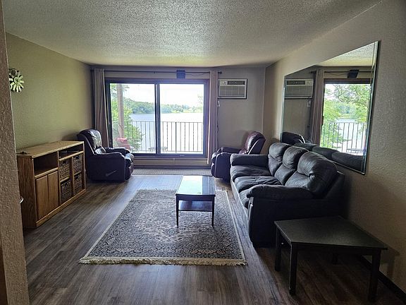 4th image of 30675 Park St APT 209