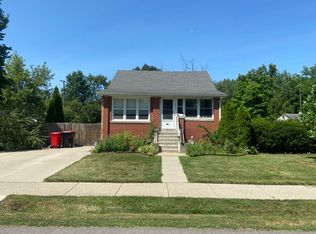 28525 Selkirk St, Southfield, MI 48076