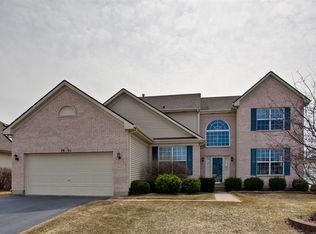 7851 Nursery Dr, Gurnee, IL 60031