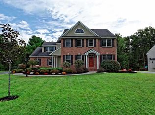 3 Hidden Crest Ct, Clifton Park, NY 12065