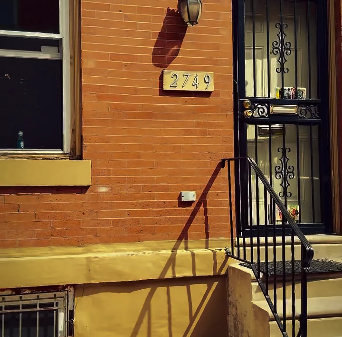 3 bed, 990 sqft, $1,600 — Photo 1