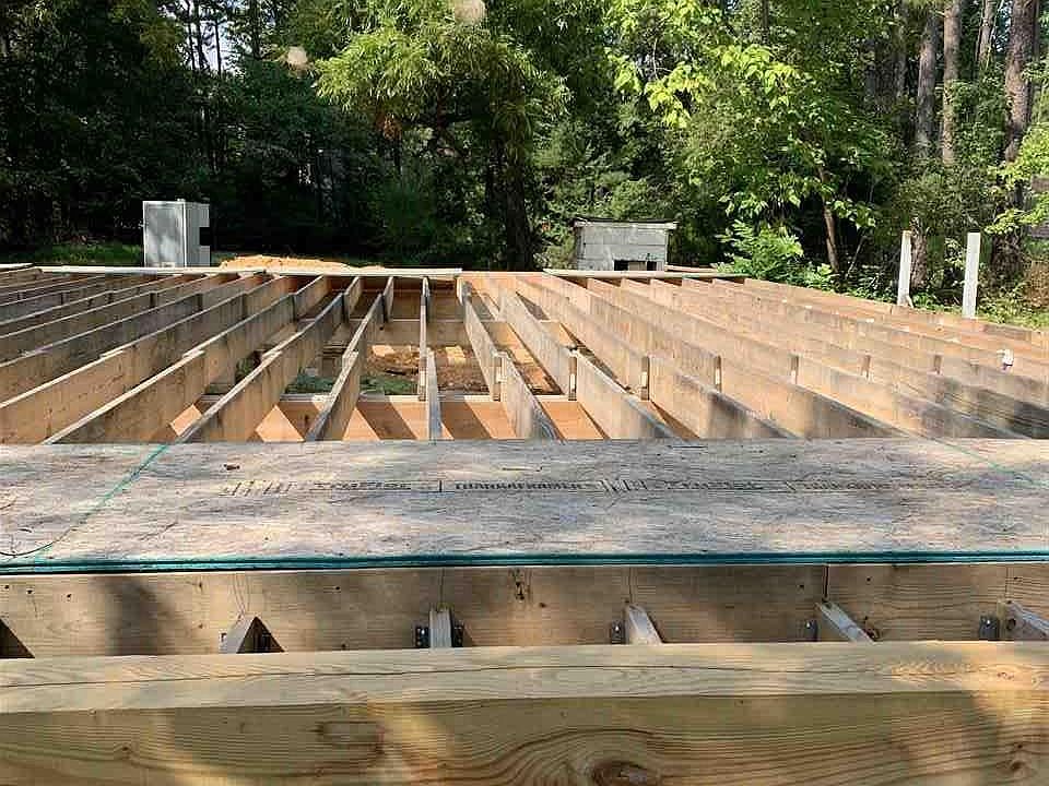 2nd image of 802 Rochelle Rd