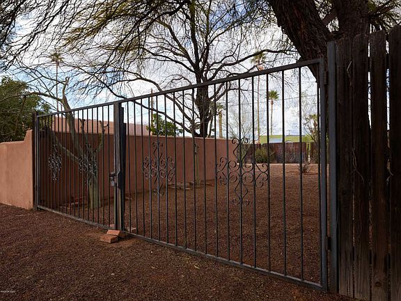 4th image of 2300 N Tucson Blvd