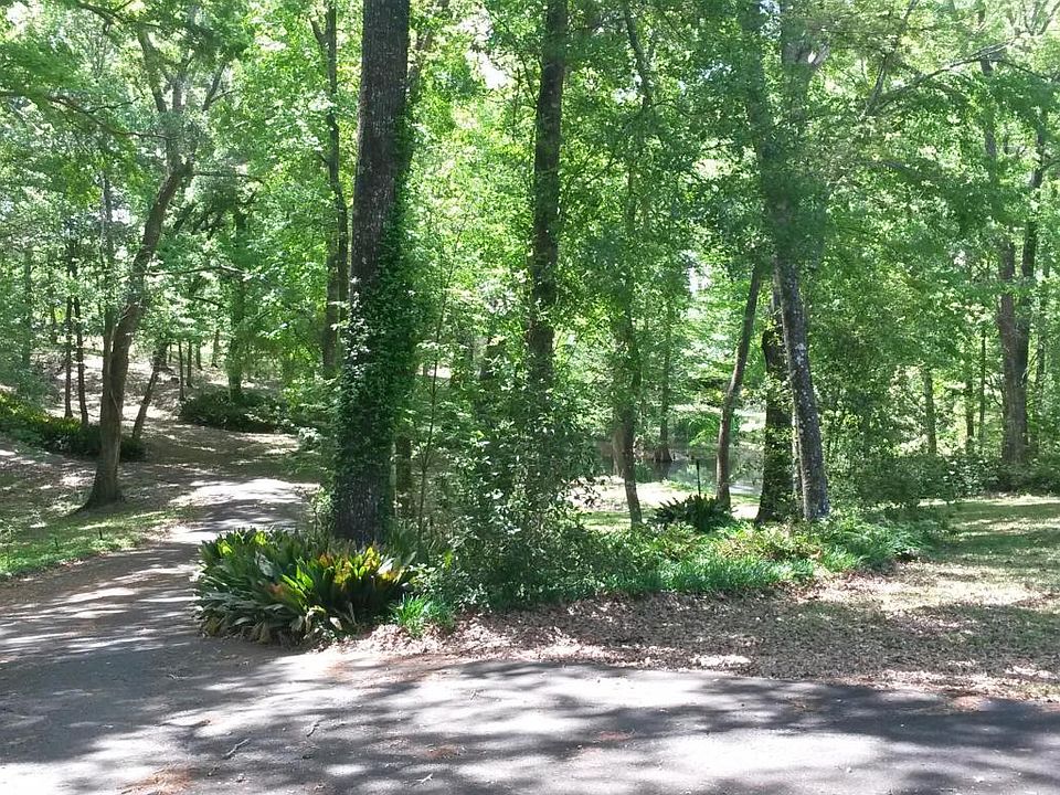 2nd image of 191 Sibille Rd