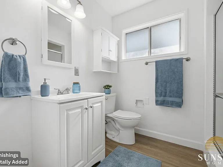 205-215 W Roderick Ave #6 — Photo 3