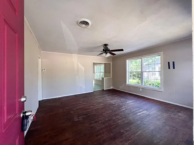 1433 N Garland Ave — Photo 3