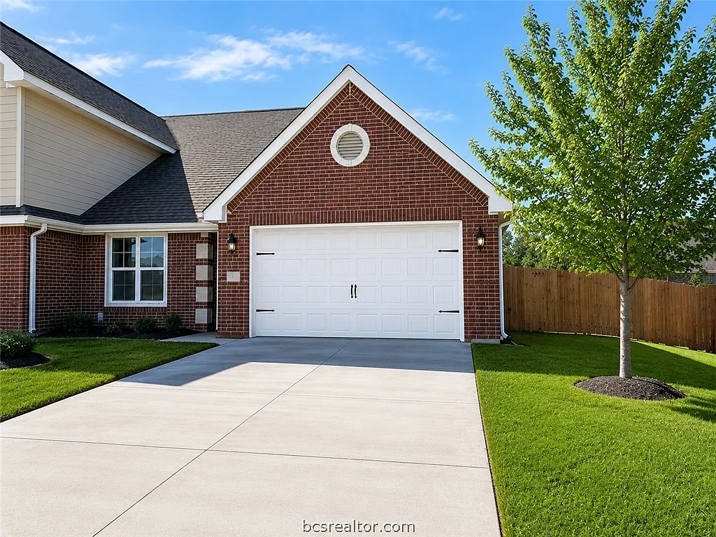 3 bed, 1874 sqft, $2,250 — Photo 2
