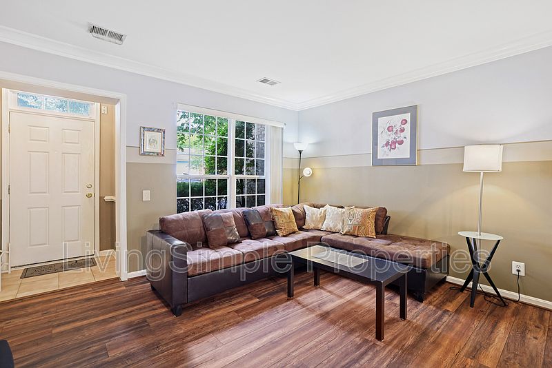 1st image of 337 Prettyman Dr #1