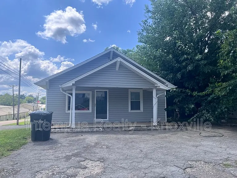 1920 Hoitt Ave — Photo 1