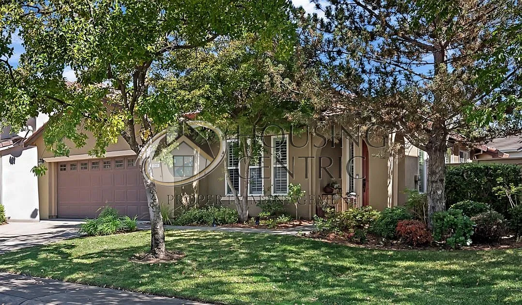 3 bed, 1752 sqft, $4,800 — Photo 3
