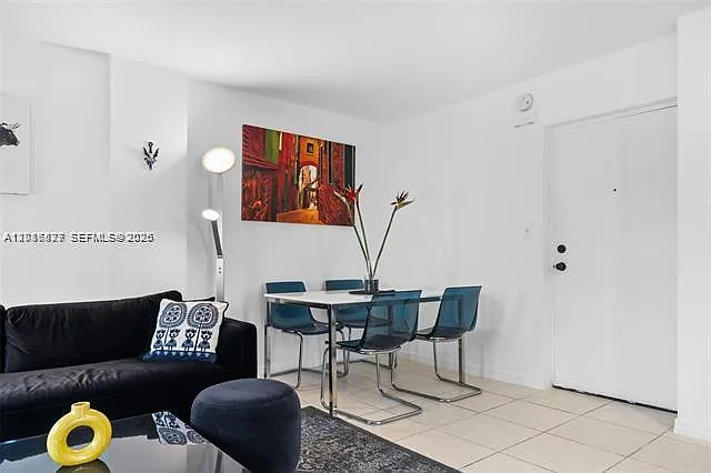 Valiant House Condo — Photo 3