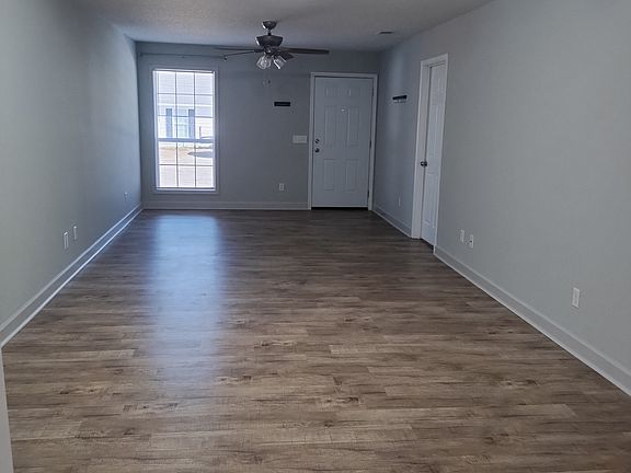 Open Plan Living Room & Dining Areas