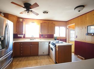 198 Oakwood Dr, Evansdale, IA 50707